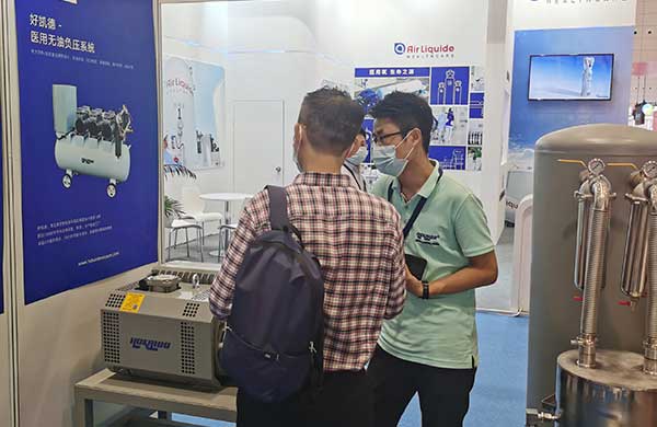 醫療建設展的驚喜之一：某市醫院采購負責人劉總最終簽下醫療負壓吸引系統采購合同